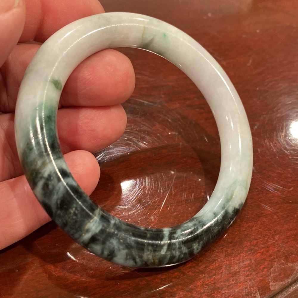 A beautiful Bangle bracelet jadeite white & green